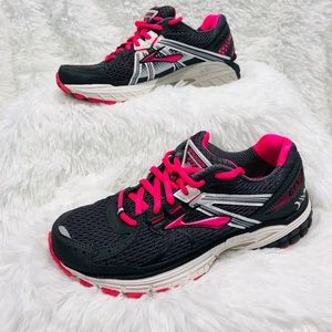 Brooks adrenaline GTS 13, running shoes.
